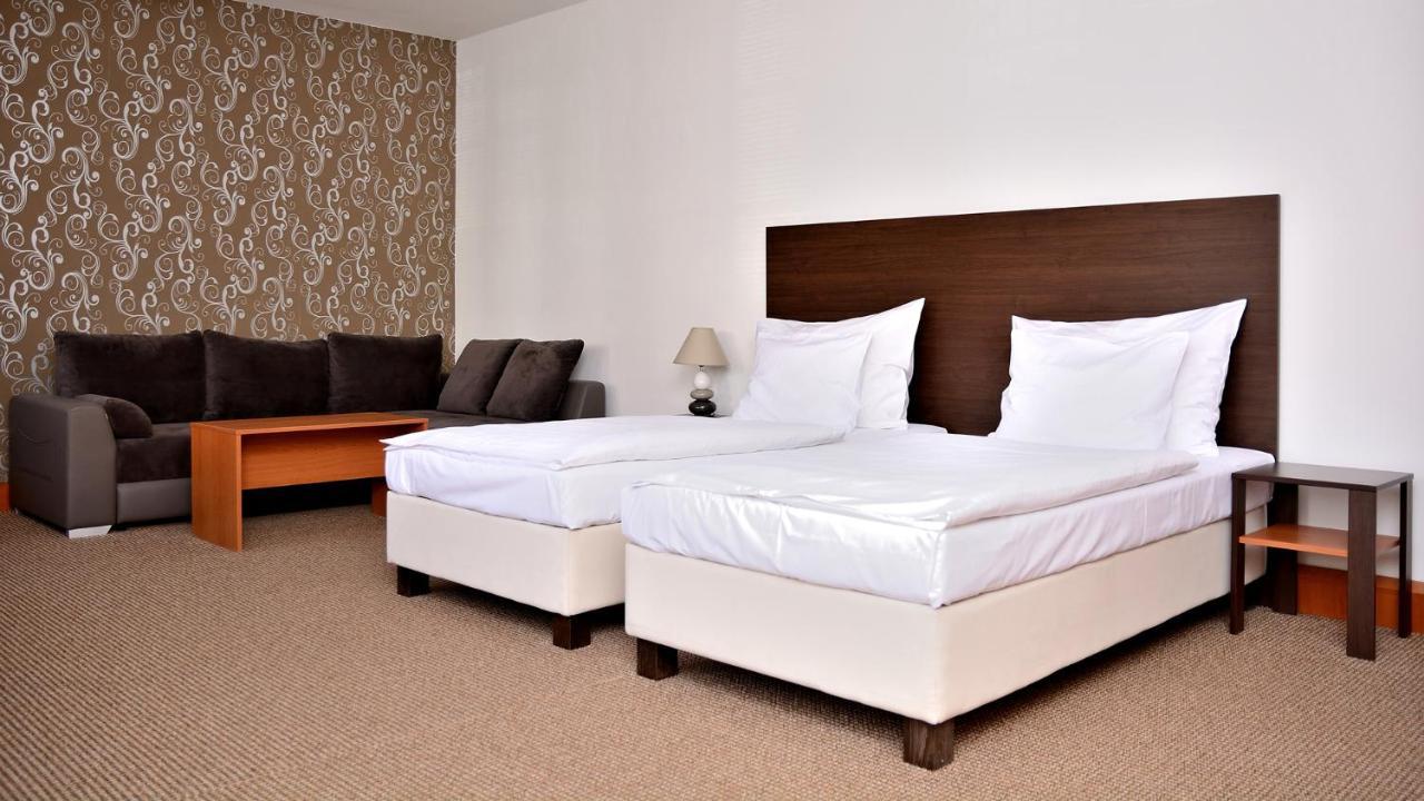 Hotel Atrium Pardubice Dış mekan fotoğraf